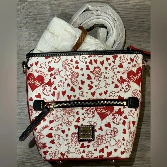 Disney Dooney & Bourke NWT Wild About Donald & Daisy Crossbody Bag - Picture 1 of 10